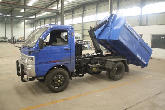 點(diǎn)擊查看詳細(xì)信息<br>標(biāo)題：鉤臂式垃圾車 閱讀次數(shù)：4198