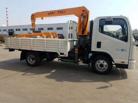 點(diǎn)擊查看詳細(xì)信息<br>標(biāo)題：3.2噸凱馬國(guó)五隨車吊 閱讀次數(shù)：2518