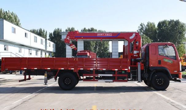 點(diǎn)擊查看詳細(xì)信息<br>標(biāo)題：6.3噸東風(fēng)160馬力隨車吊 閱讀次數(shù)：2110