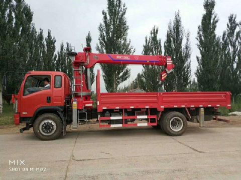 點擊查看詳細(xì)信息<br>標(biāo)題：8噸東風(fēng)隨車吊 閱讀次數(shù)：2233