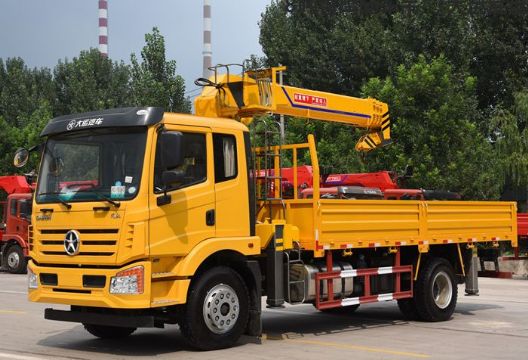 點擊查看詳細(xì)信息<br>標(biāo)題：8噸大運隨車吊 閱讀次數(shù)：2194