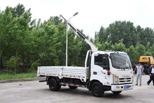 點擊查看詳細信息<br>標題：1.2噸折臂吊 閱讀次數(shù)：2000