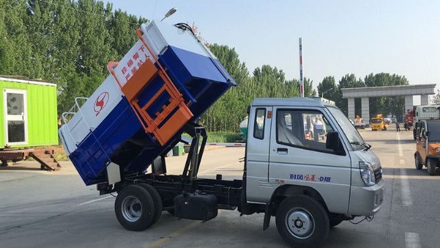 點(diǎn)擊查看詳細(xì)信息<br>標(biāo)題：藍(lán)牌時(shí)風(fēng)風(fēng)菱垃圾車 閱讀次數(shù)：2513