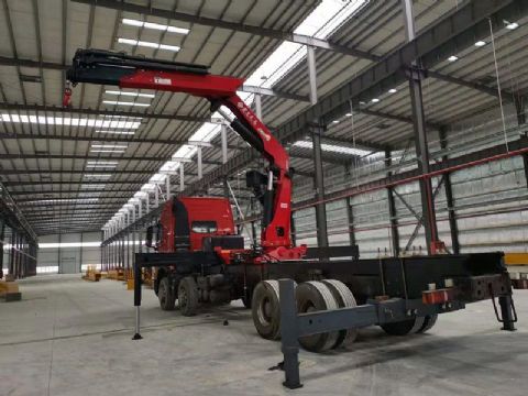 點(diǎn)擊查看詳細(xì)信息<br>標(biāo)題：15噸折臂吊 閱讀次數(shù)：2932