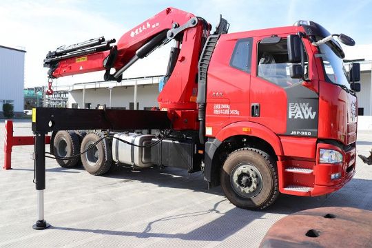 點(diǎn)擊查看詳細(xì)信息<br>標(biāo)題：20噸折臂吊 閱讀次數(shù)：2933