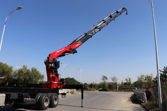 點(diǎn)擊查看詳細(xì)信息<br>標(biāo)題：40噸折臂吊 閱讀次數(shù)：3244